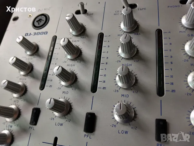 DJ Смесителен пулт, снимка 8 - Ресийвъри, усилватели, смесителни пултове - 49806042