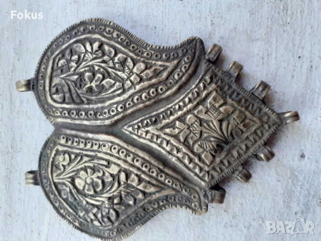 Възрожденски накит нагръдник сачан