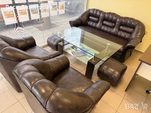 Троен диван + 2 единични фотьойла + 2 табуретки изк.кожа + холна маса 