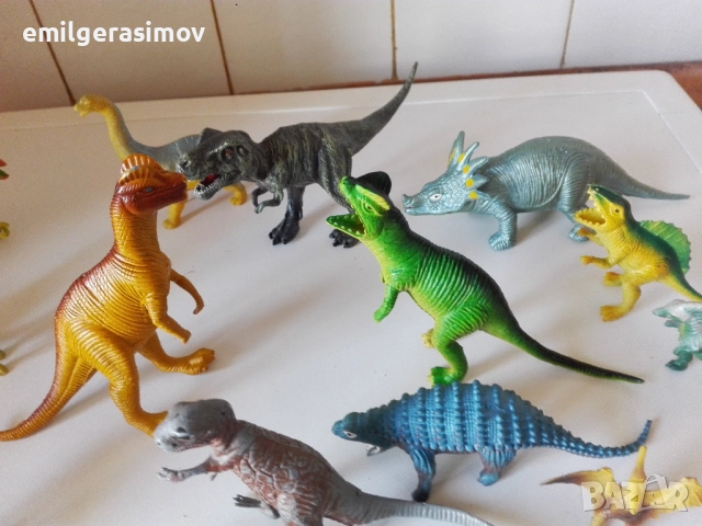 Пластмасови войници , пистолети лот динозаври.  , снимка 10 - Други ценни предмети - 36904160