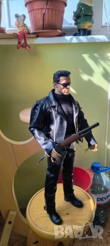 Премиум Екшън фигура на Арнолд Terminator800,30 см, снимка 8 - Колекции - 53680958