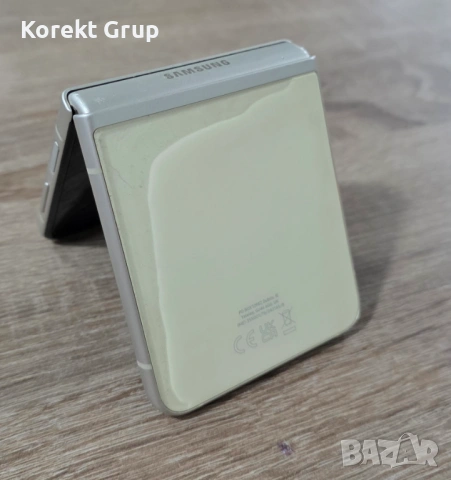 Samsung Galaxy Z Flip3 5G 128GB 8GB RAM, снимка 6 - Samsung - 53092044