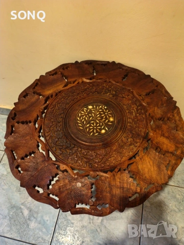 Прекрасна Дървена Масичка-Дърворезба, снимка 2 - Антикварни и старинни предмети - 53731802