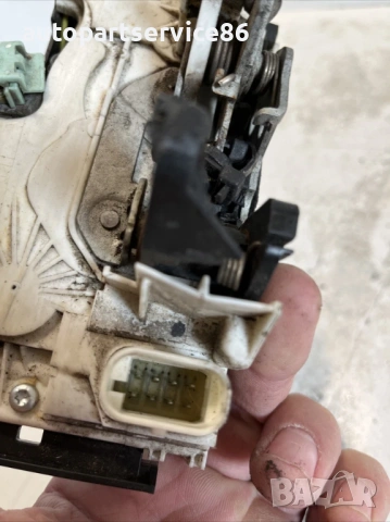 Механизъм за заключване на задна лява врата за Jeep Patriot (2008) P04589419AD, снимка 2 - Части - 53510313