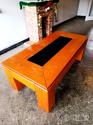 Холна маса от дърво