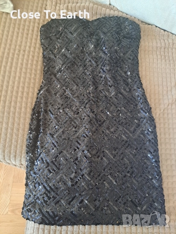 Рокля с пейети