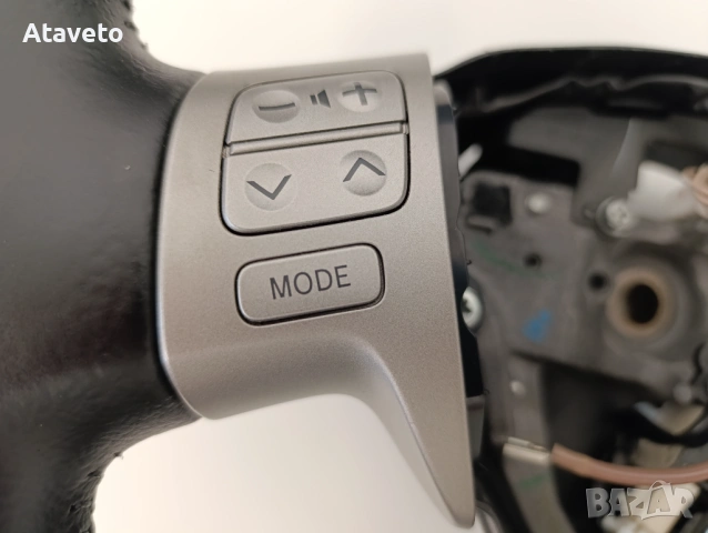 Toyota auris.corolla оригинален волан с автопилот темпомат, снимка 6 - Автомобили и джипове - 54303244