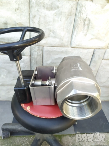 Голям неръждаем кран 4" , снимка 4 - Други машини и части - 52948241