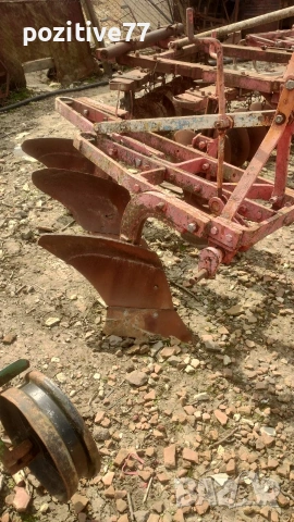 Плуг за трактор Троен много добро състояние