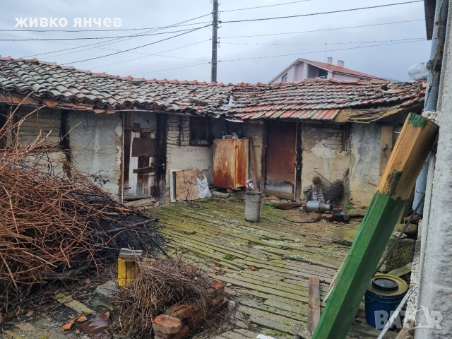 Продавам едноетажна къща в с. Карагеоргиево, снимка 2 - Къщи - 53992289