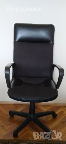 Офис стол, снимка 1 - Столове за офис - 45952782
