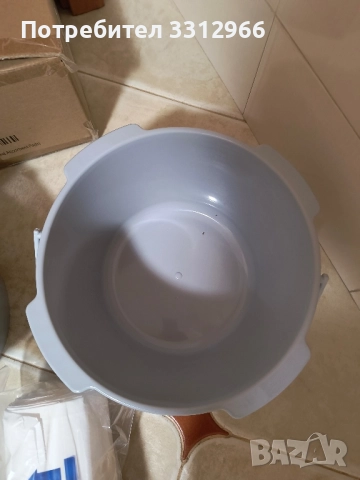 Чисто нова Тоалетна кофа с капак за санитарен стол 33×33×17см, снимка 3 - Други стоки за дома - 52270662