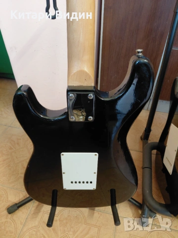 Продавам електрическа китара стратокастер с ефект овердрайв, снимка 7 - Китари - 53267083