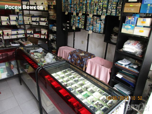 Продавам рафтове, щендери и шивашки материали, снимка 3 - Оборудване за магазин - 45339649