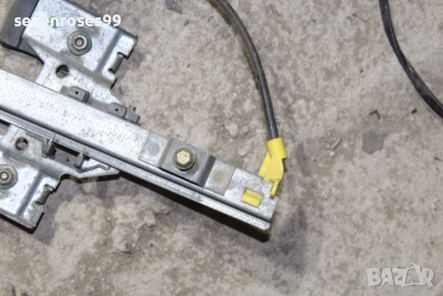 Машинка стъкло задна лява ръчна Фолксваген Голф 3 комби 1.9 tdi 90hp VW Golf 3, снимка 6 - Части - 50854982