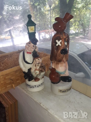 Две колекционерски свирещи бутилки порцелан с кутия, снимка 3 - Антикварни и старинни предмети - 51055482