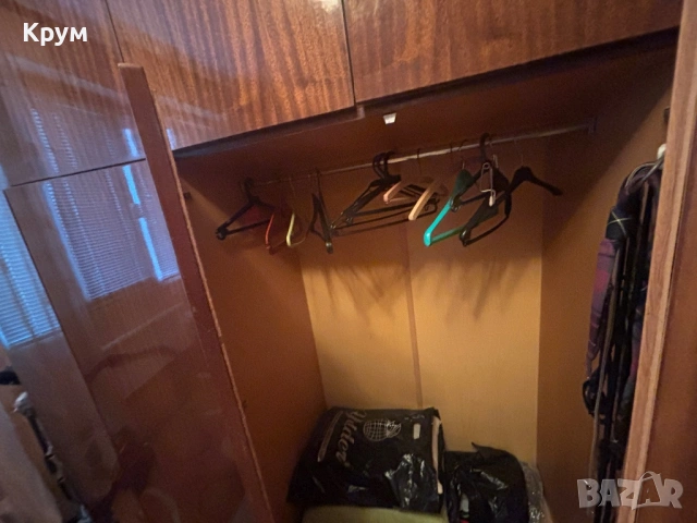 Масивен гардероб, снимка 2 - Гардероби - 53935439