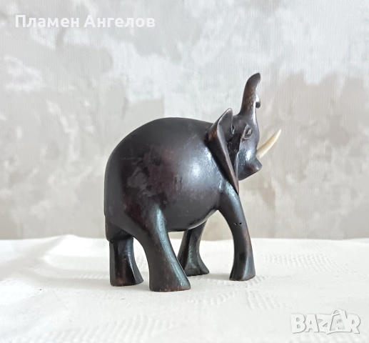 Ръчно резбована африканска фигурка на слон. Масивно дърво и кост. , снимка 4 - Антикварни и старинни предмети - 54210585