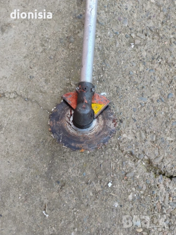 храсторез Husqvarna, снимка 2 - Градинска техника - 53695101