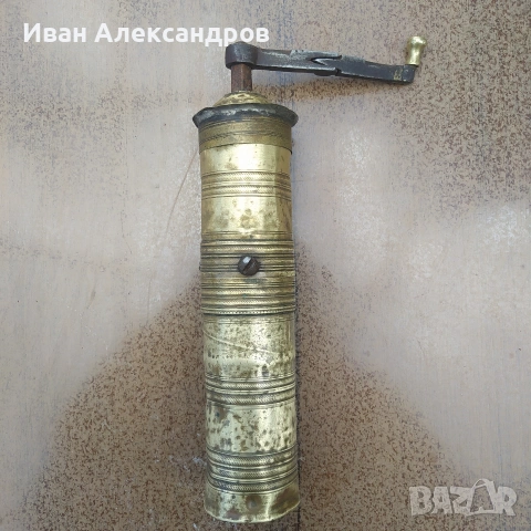 Стара мелничка за кафе, снимка 3 - Антикварни и старинни предмети - 54193138