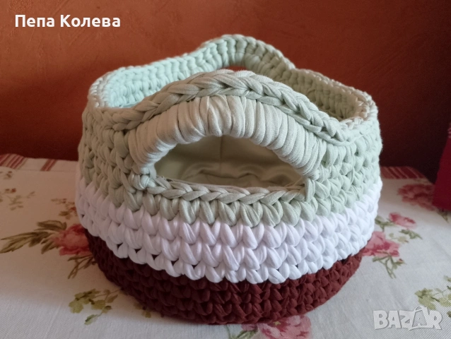 Голям панер от прежда Макарон -ръчно плетиво , снимка 2 - Декорация за дома - 54281879