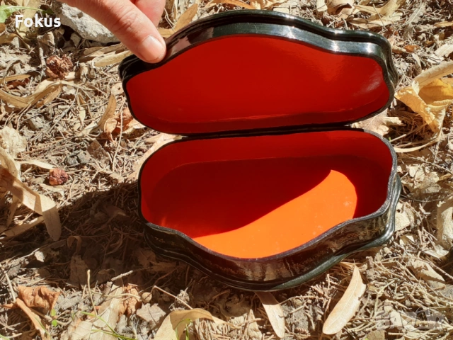 Уникална руска голяма лакова кутия Федоскино юнак ламя змей, снимка 3 - Антикварни и старинни предмети - 53416999