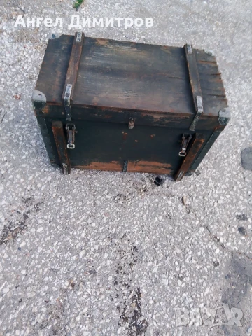 Дървен сандък от военна техника 