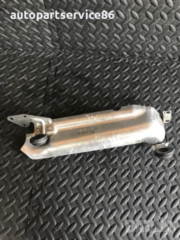 Топлинен щит / капак десен за Mercedes ML W164 3.0 CDI (2011) A6420901241, снимка 2 - Части - 54026583