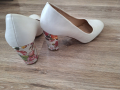Дамски бели обувки със шарен ток на цветя 39 номер, снимка 2