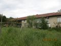 Продавам урегулиран поземлен имот с къща в с. Горски Сеновец, община Страцица, снимка 1