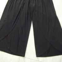 Елегантен широк дамски панталон*интересна кройка*черен*пролет-лято*Размер 54-58, снимка 2 - Панталони - 45176875