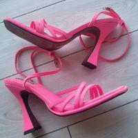 Неоново розови токчета River Island, снимка 8 - Дамски обувки на ток - 45603792