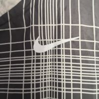 Nike дамска ветровка , снимка 5 - Якета - 45382978