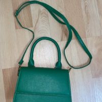Зелена дамска чанта, снимка 1 - Чанти - 45674576