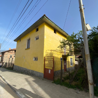 Продава се къща в село Крупник, снимка 4 - Къщи - 45059207
