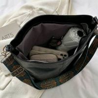 Зелена,кафява или черна ежедневна чанта от екокожа,размери и разпределение на снимките щее, снимка 4 - Чанти - 45068322