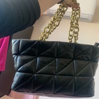 Нова чанта на Zara, снимка 1 - Чанти - 45220158