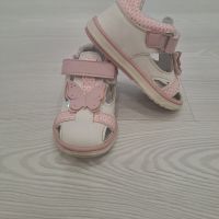 Бебешки сандали за момиче , снимка 1 - Детски сандали и чехли - 45318806