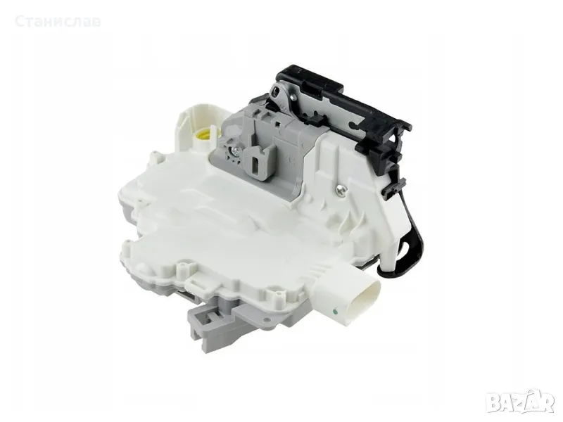 VW Tiguan 5N Брава за предна лява врата , снимка 1