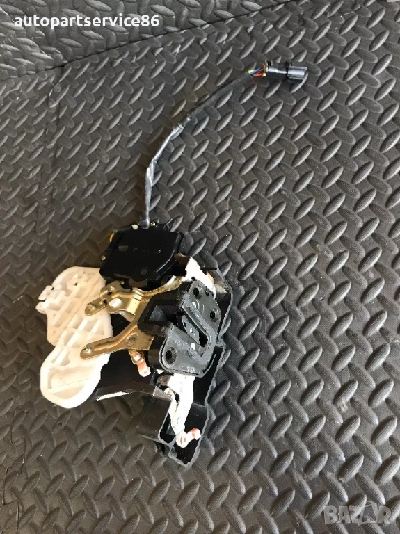 Механизъм на бравата на предната лява врата за KIA Carnival (2006–2010) 81310-4D050, снимка 1