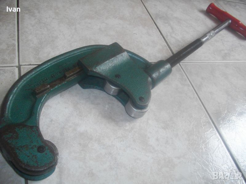 1 1/4-4 Цола-Голям Немски Тръборез-Масивен-Почти Нов-Старо качество-Отличен-5кг-Захват 12 см-4 Цола, снимка 1