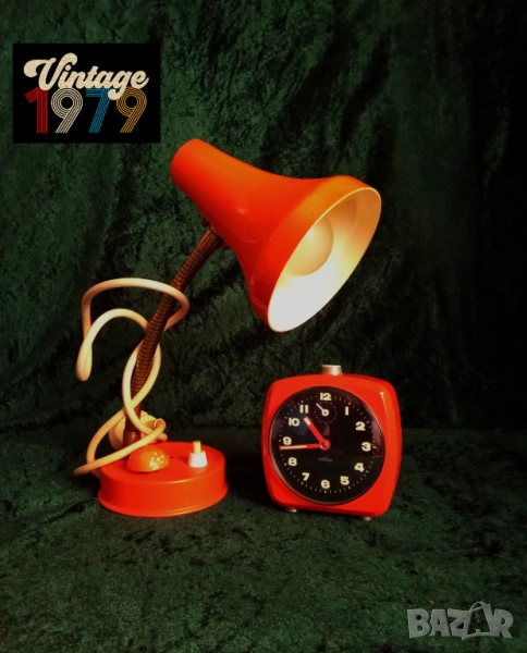 Винтидж лампа и часовник будилник от 70-те, снимка 1