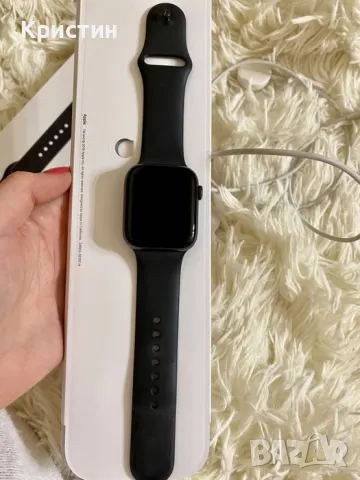 Apple watch Series 4 4mm Space Gray, снимка 2 - Смарт гривни - 48598987