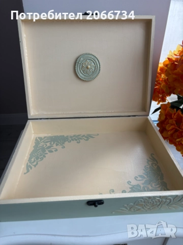 Дървена кутия