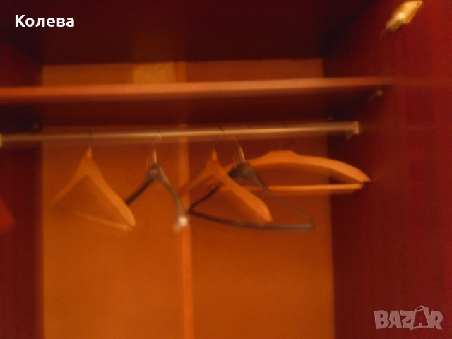 Спалня с четирикрилен гардероб, снимка 4 - Спални и легла - 52174822