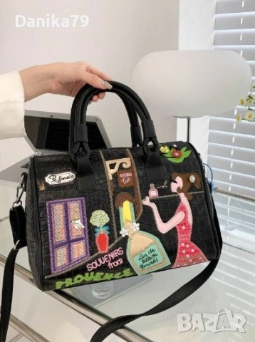 Дамска екстравагантна чанта, снимка 2 - Чанти - 52298836