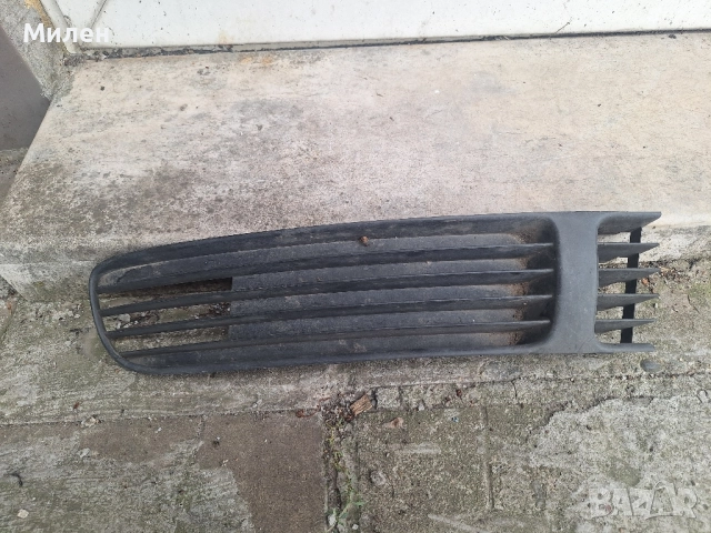 Volkswagen B5 1997-2001 Година 2 Броя Декоративни Решетки Във Предната Броня , снимка 6 - Части - 51854814