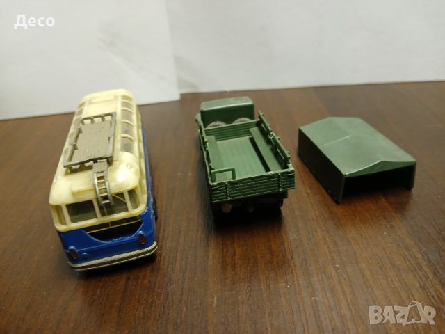 Пластмасови модели автобус и камион Урал., снимка 6 - Колекции - 46319499