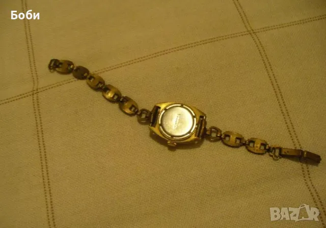 Дамски часовник ЗАРЯ - 17 рубина, снимка 2 - Дамски - 50041930