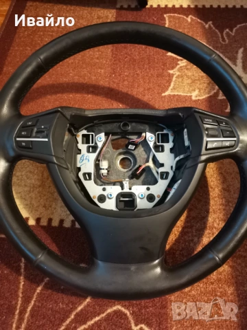 Продавам волан за БМВ F10 F11 с подгрев , снимка 2 - Части - 53357074